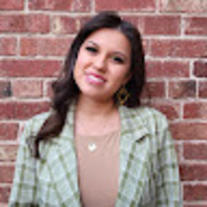 Meet your Posher, Dakota